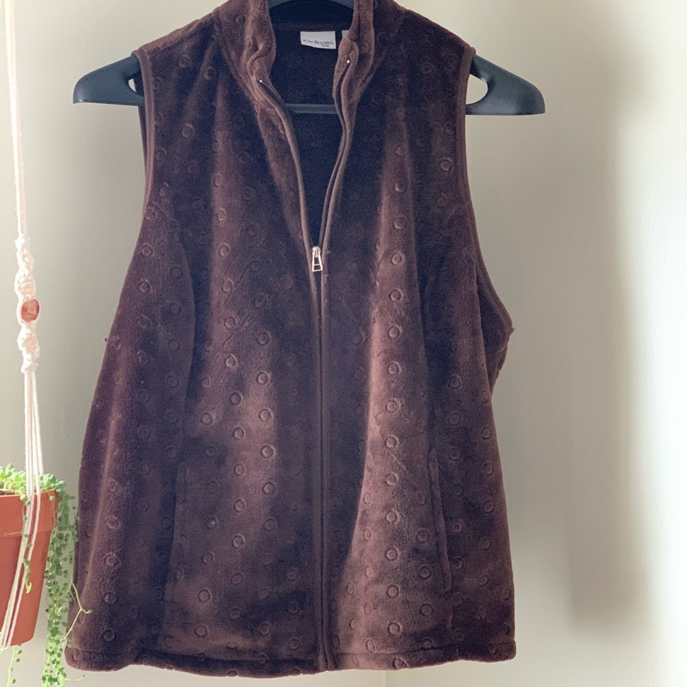 Woman’s Zip-Up Vest